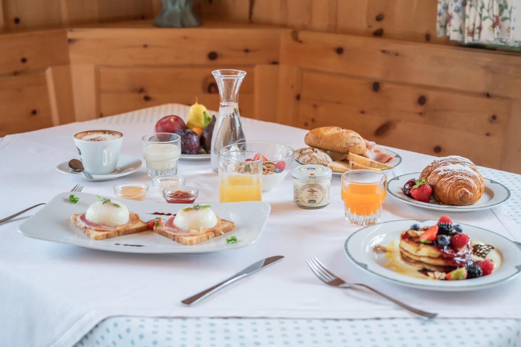 Ütia De Börz Hotell San Martino in Badia Exteriör bild