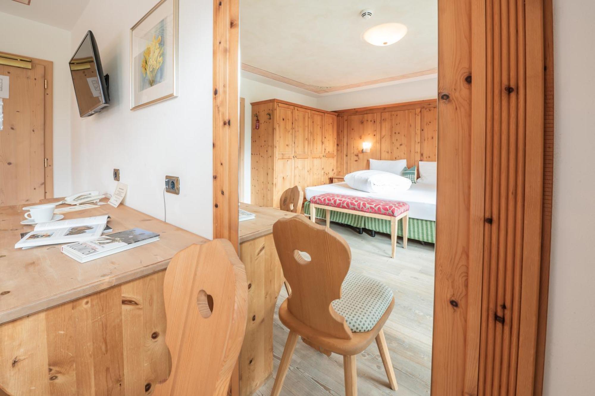 Ütia De Börz Hotell San Martino in Badia Rum bild
